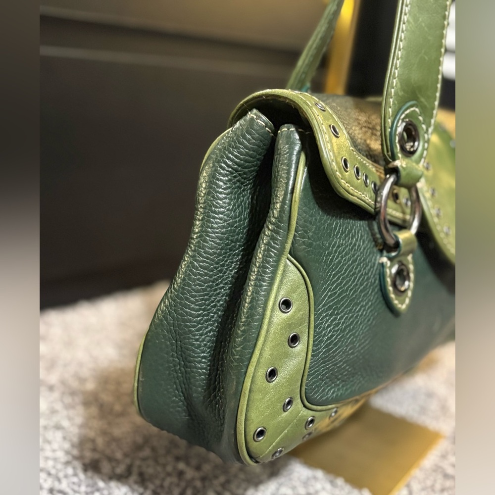 Michael Kors vintage two-tone green pebbled leather hobo with grommets. - Picture 10 of 14
